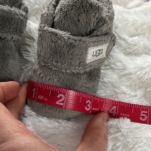 UGG Bixbee Baby Booties - Picture 5 of 6